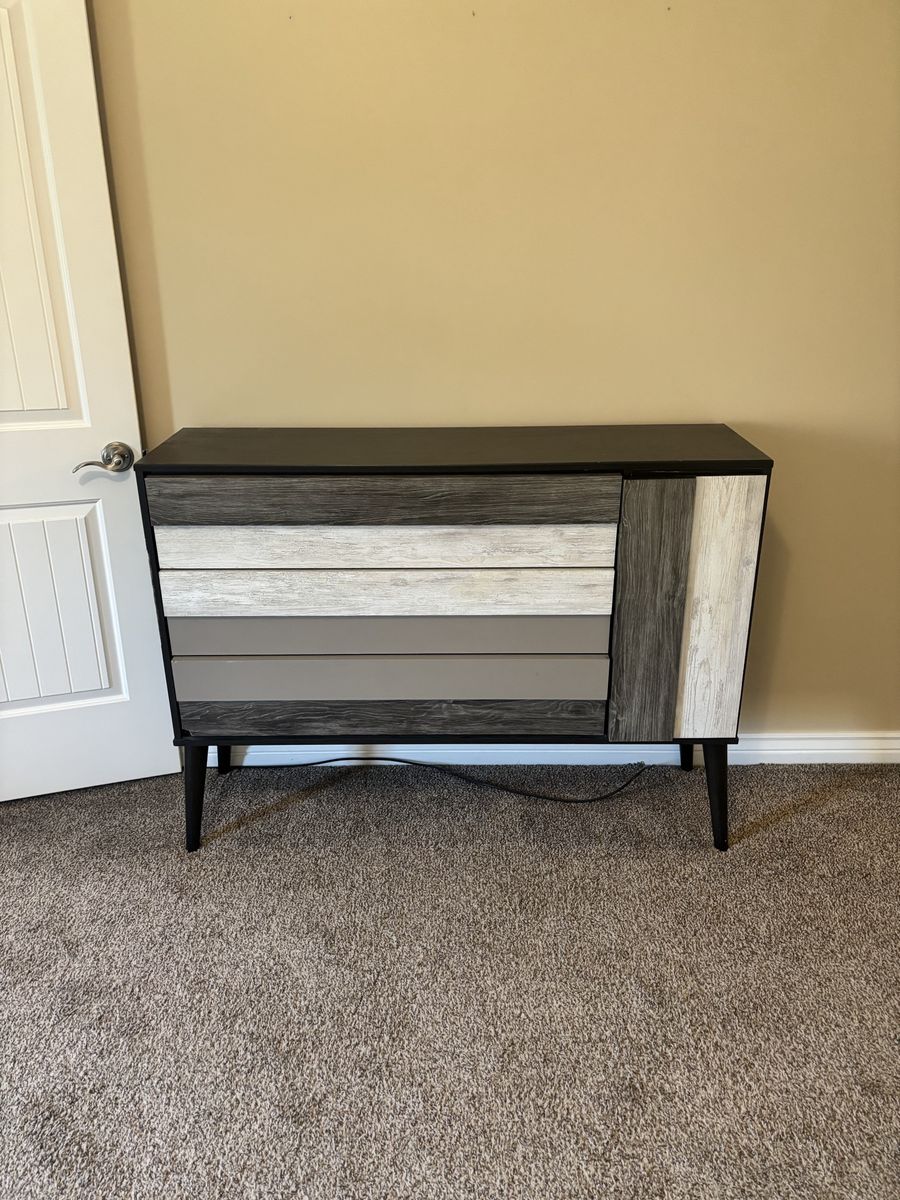 Modern Farmhouse 4-Drawer Dresser/Cabinet - Multi-Tone Wood Finish, Tapered Legs
