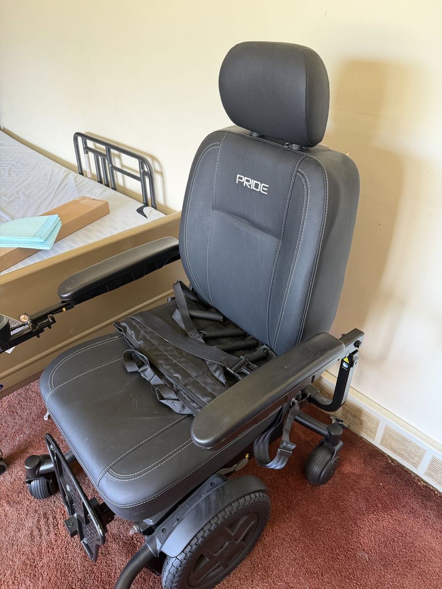 Powerchair Jazzy EVO 613-2S-C Wheelchair with Adjustable Headrest & Seatbelt - Black