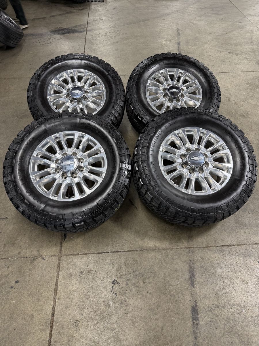 2022 Chevy 3500 High Country OEM 20in/ 37x13.50r20