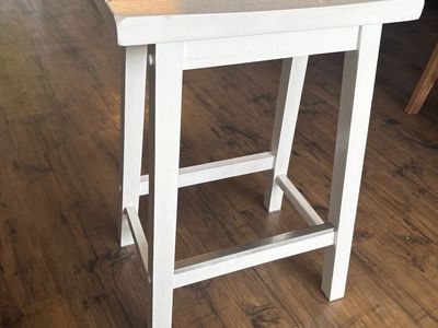 Matching Bar Stools White