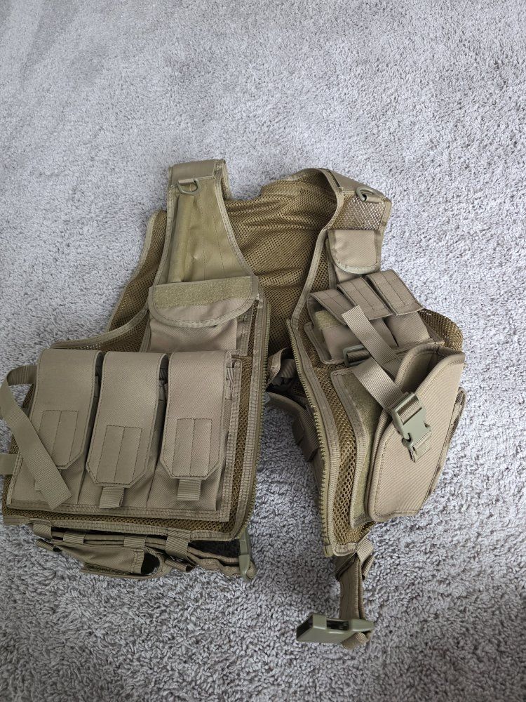 Lancer Tactical Vest Tan/Coyote Brown with Multiple Pouches and Adjustable Straps