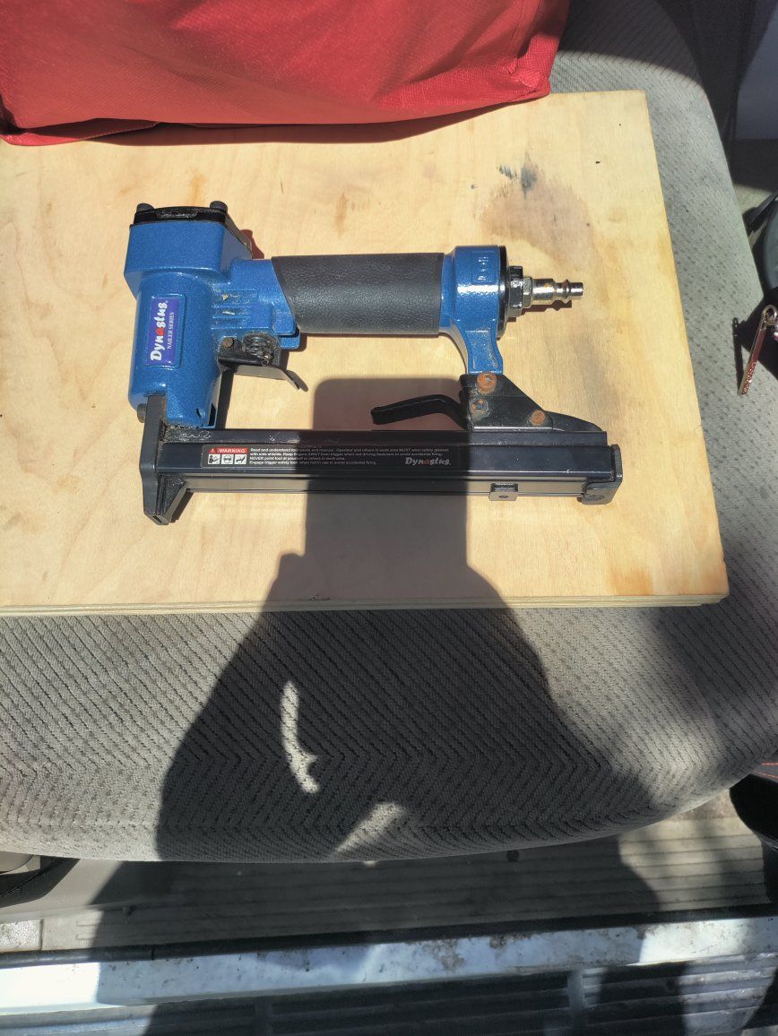 Dynastus Pneumatic Stapler Nailer Blue Used Tool