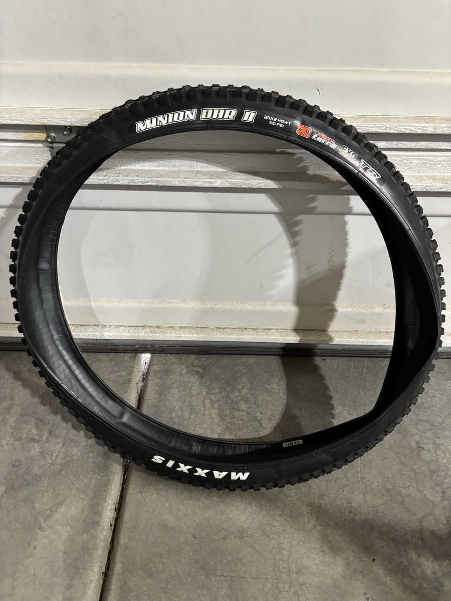 Maxxis Minion DHR II 29x2.4 Tire New Take-Off
