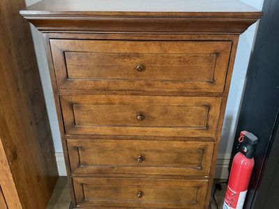 Wooden 4-Drawer Dresser Chest of Drawers