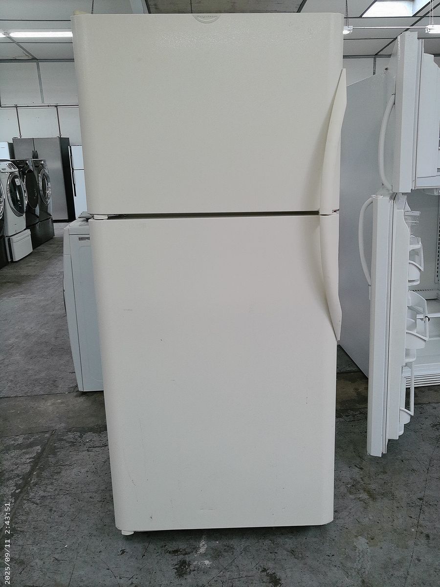 Clean 21 cf Refrigerator~Works Great~90 Day Guarantee