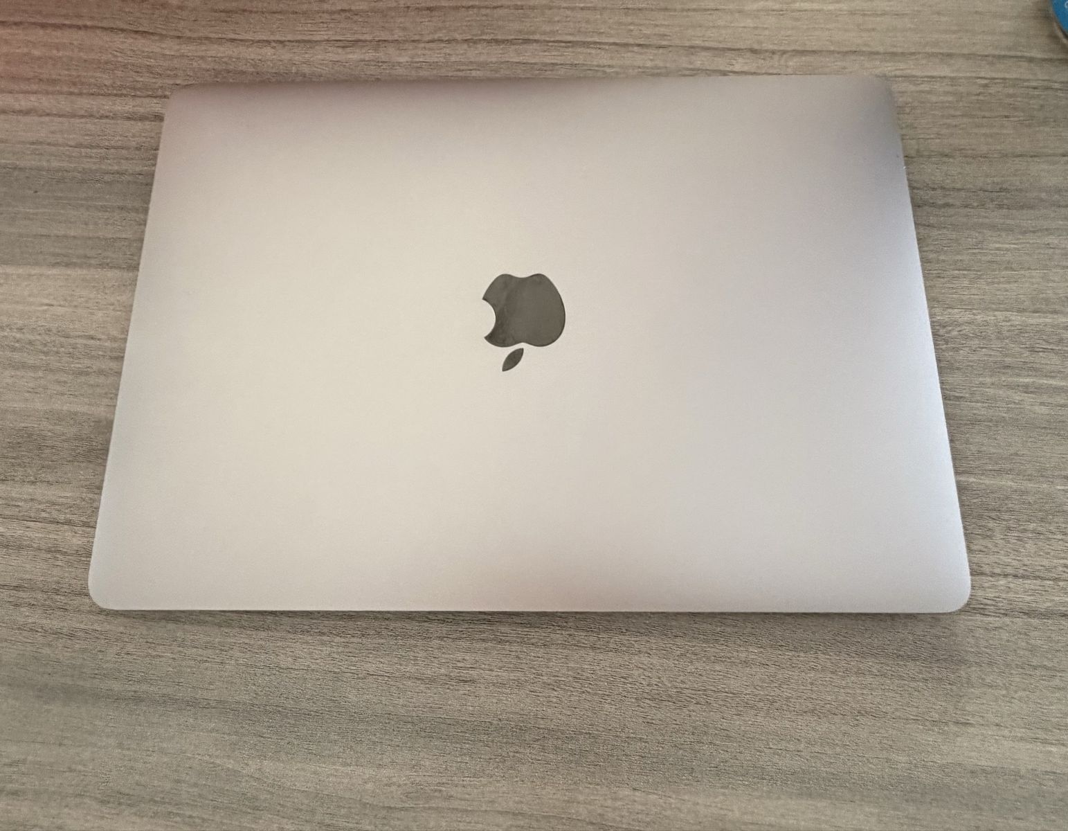 2020 MacBook Air 13 inch M1 8/256GB