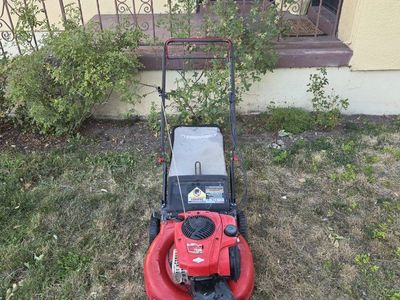 Troy-Bilt Gas Lawn Mower with Grass Bag self propelled.