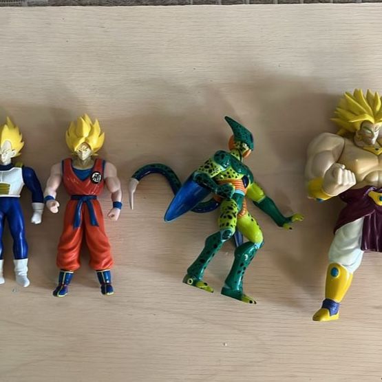 90’s Dragon Ball Z Figurines & Cards