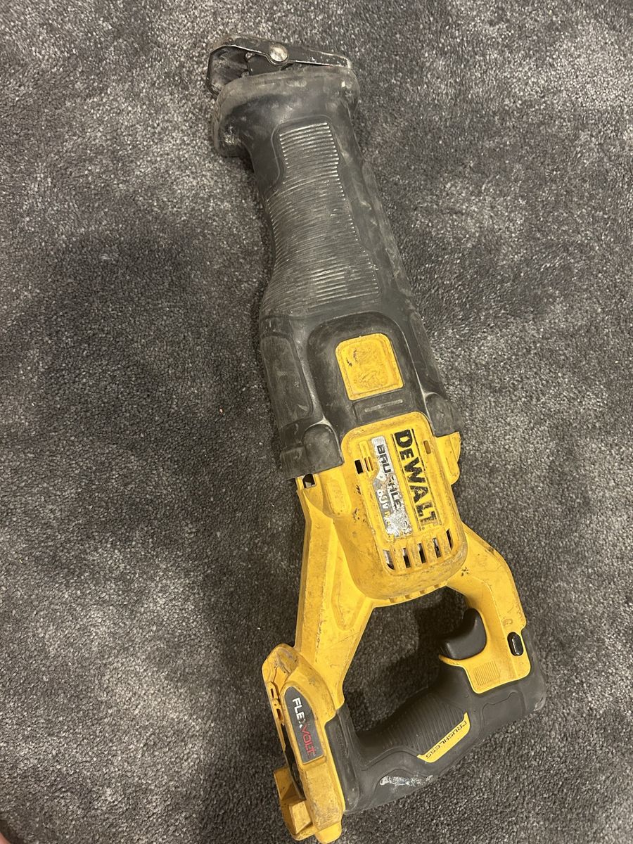DEWALT DCS389B 60V MAX FLEXVOLT 1-1/8" Cordless Reciprocating Saw