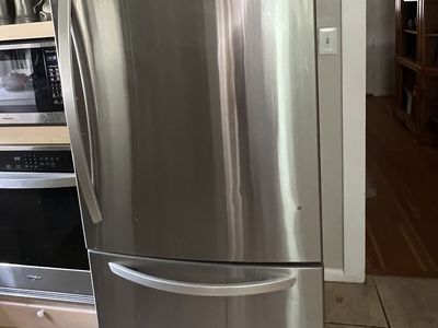 LG Refrigerator for sale. $399 or best offer.
