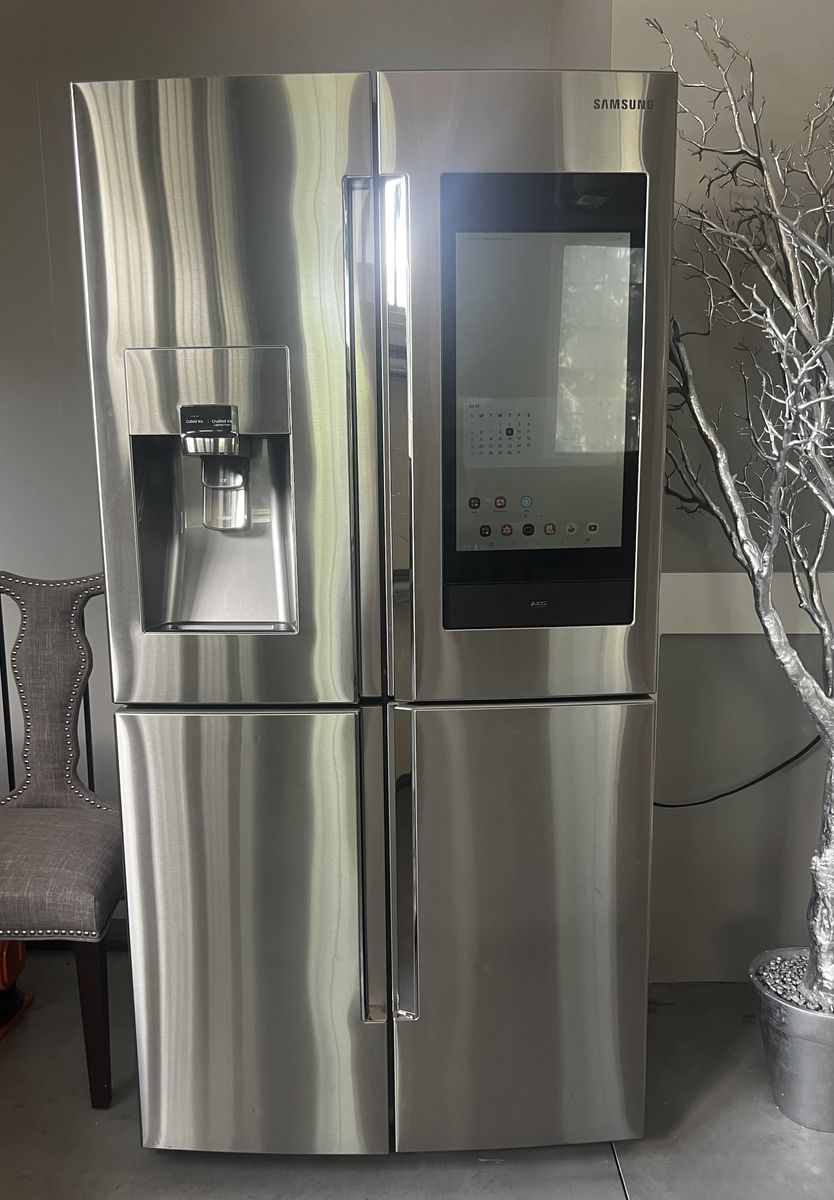Samsung 28 cu. ft. Family Hub Smart Refrigerator -Stainless Steel (Was $3,000 New)