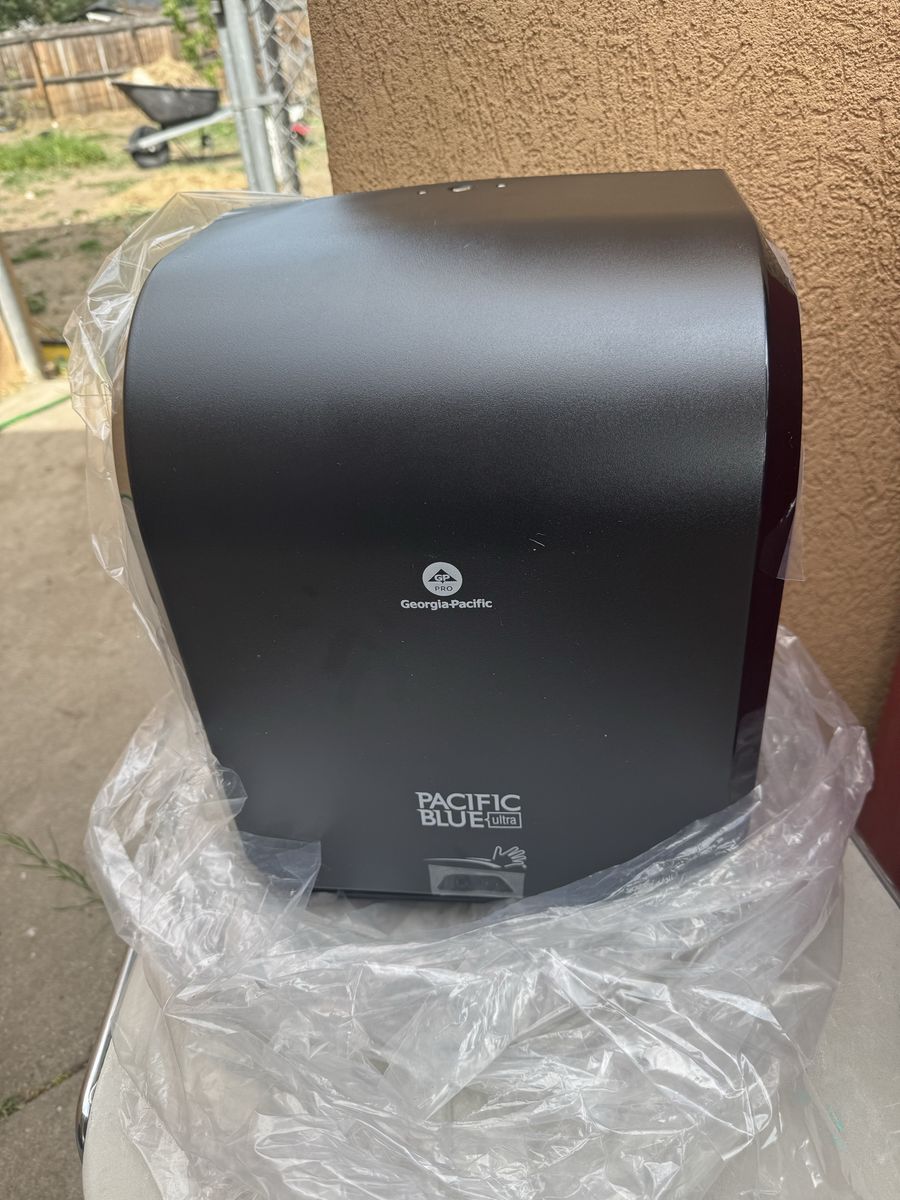 Georgia-Pacific Pacific Blue Ultra Automated Paper Towel Dispenser  black 59590