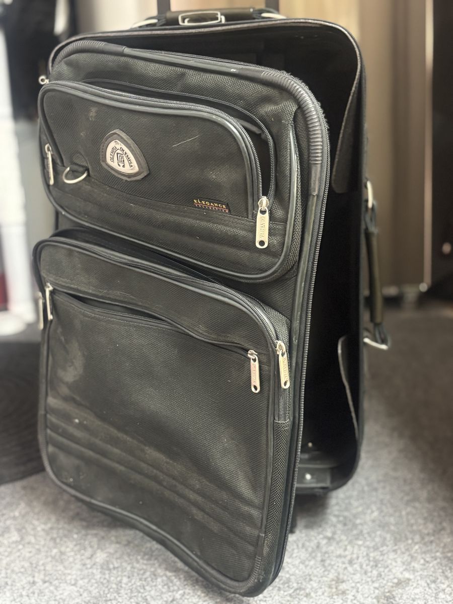 Elegance Black Rolling Carry-On Luggage Suitcase - Compact & Expandable Travel Bag