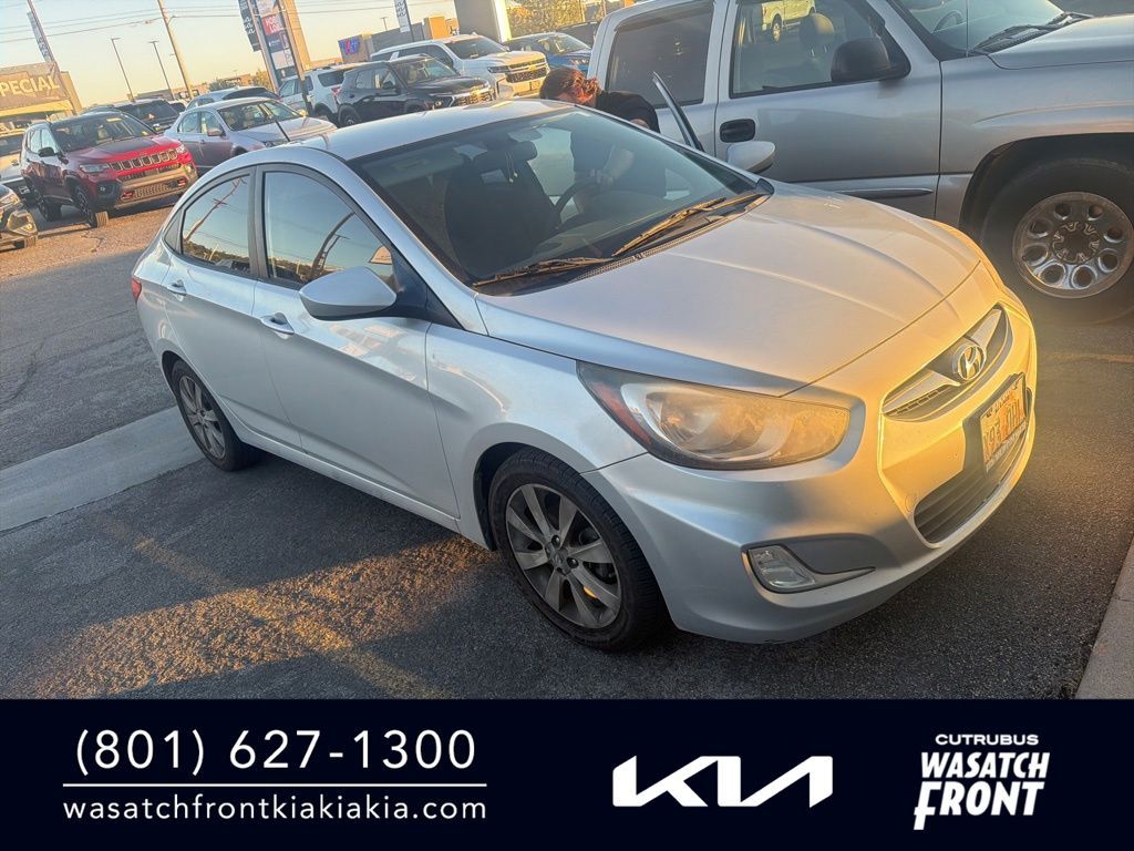 2012 Hyundai Accent GLS