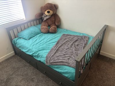 Full Size frame W/ Matress