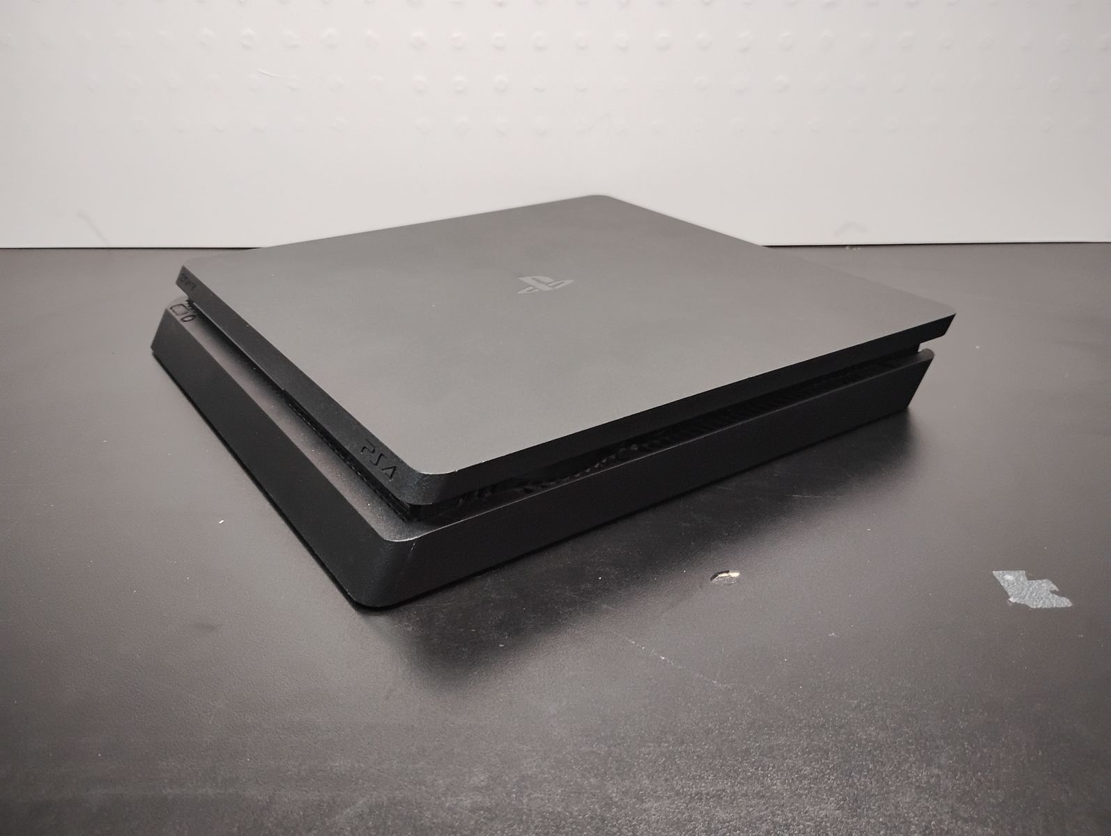 PS4 slim AWSB262 - 1tb Game Console (PARTS ONLY)