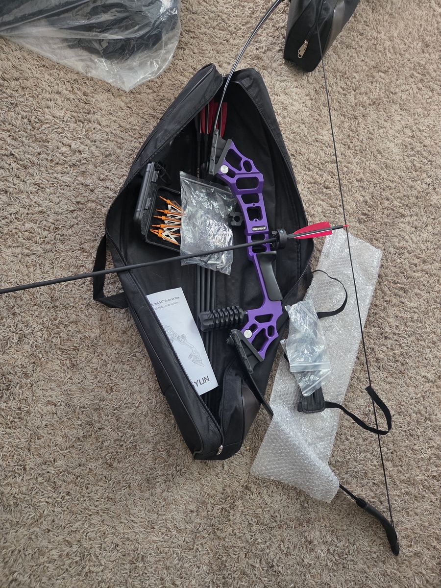 JinGyunArchery 51" Takedown Recurve Bow and Arrows Set Right Hand -Real Feather Carbon Arrows