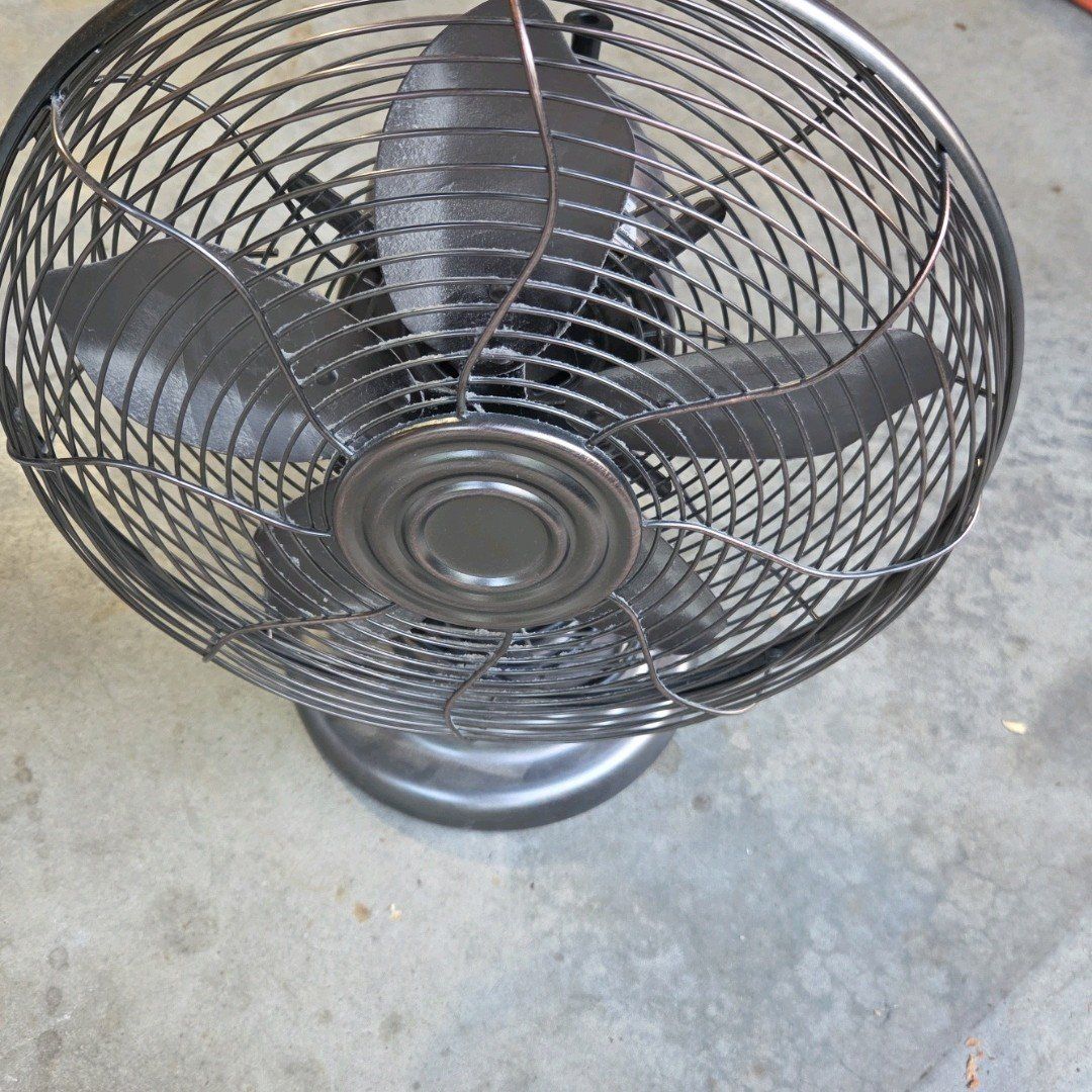Vintage Style Metal Desk Fan - Black