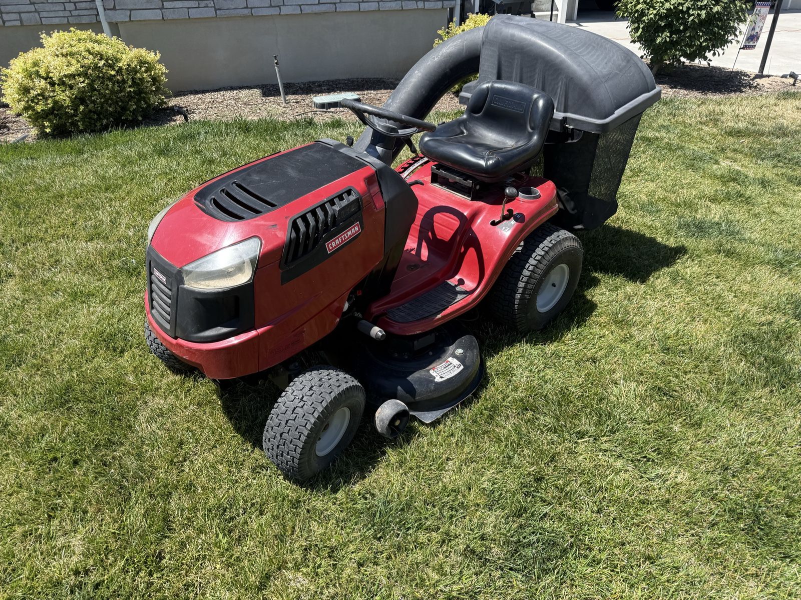 Craftsman LT 2000 lawn tractor