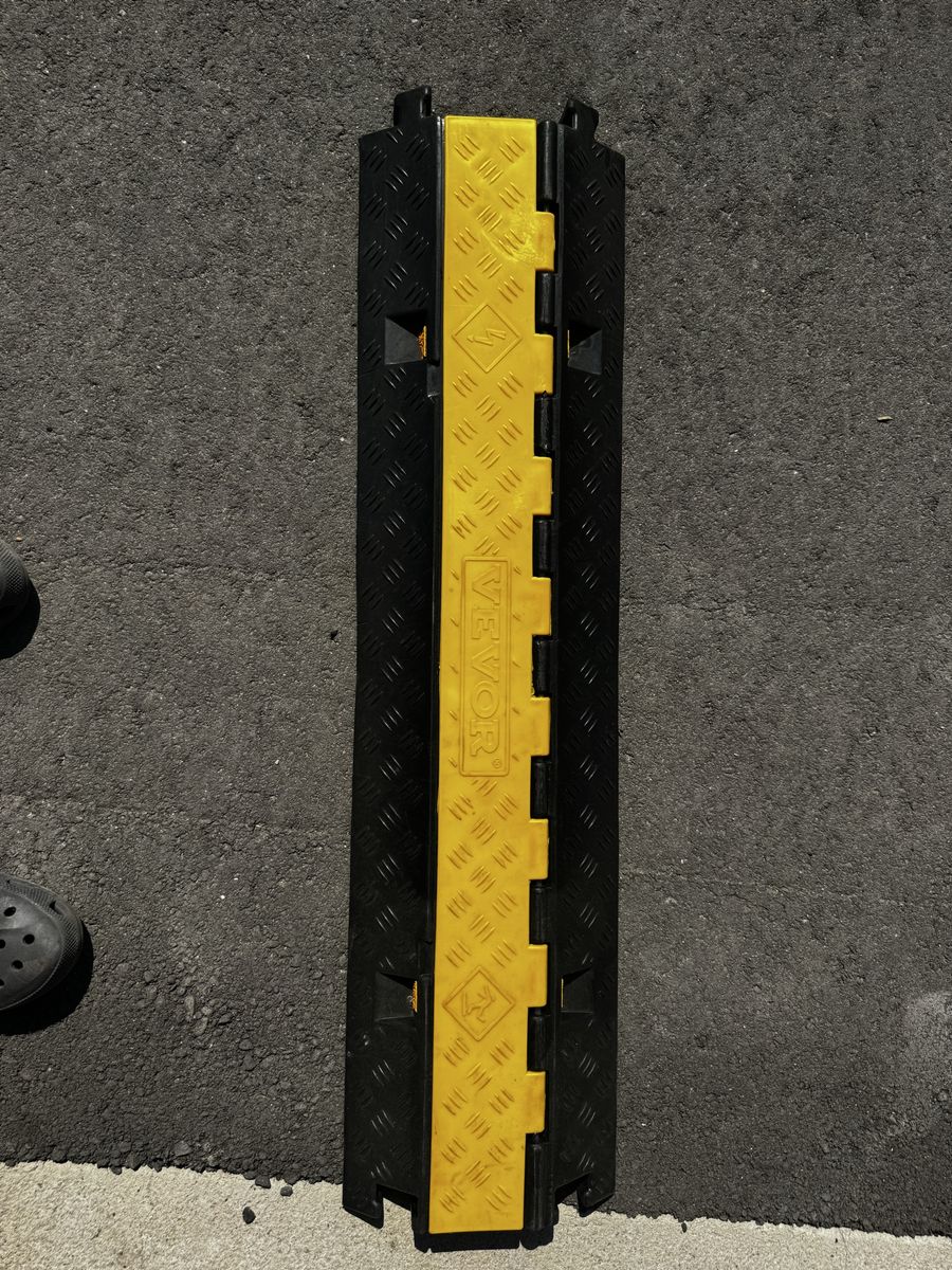 Main image 3