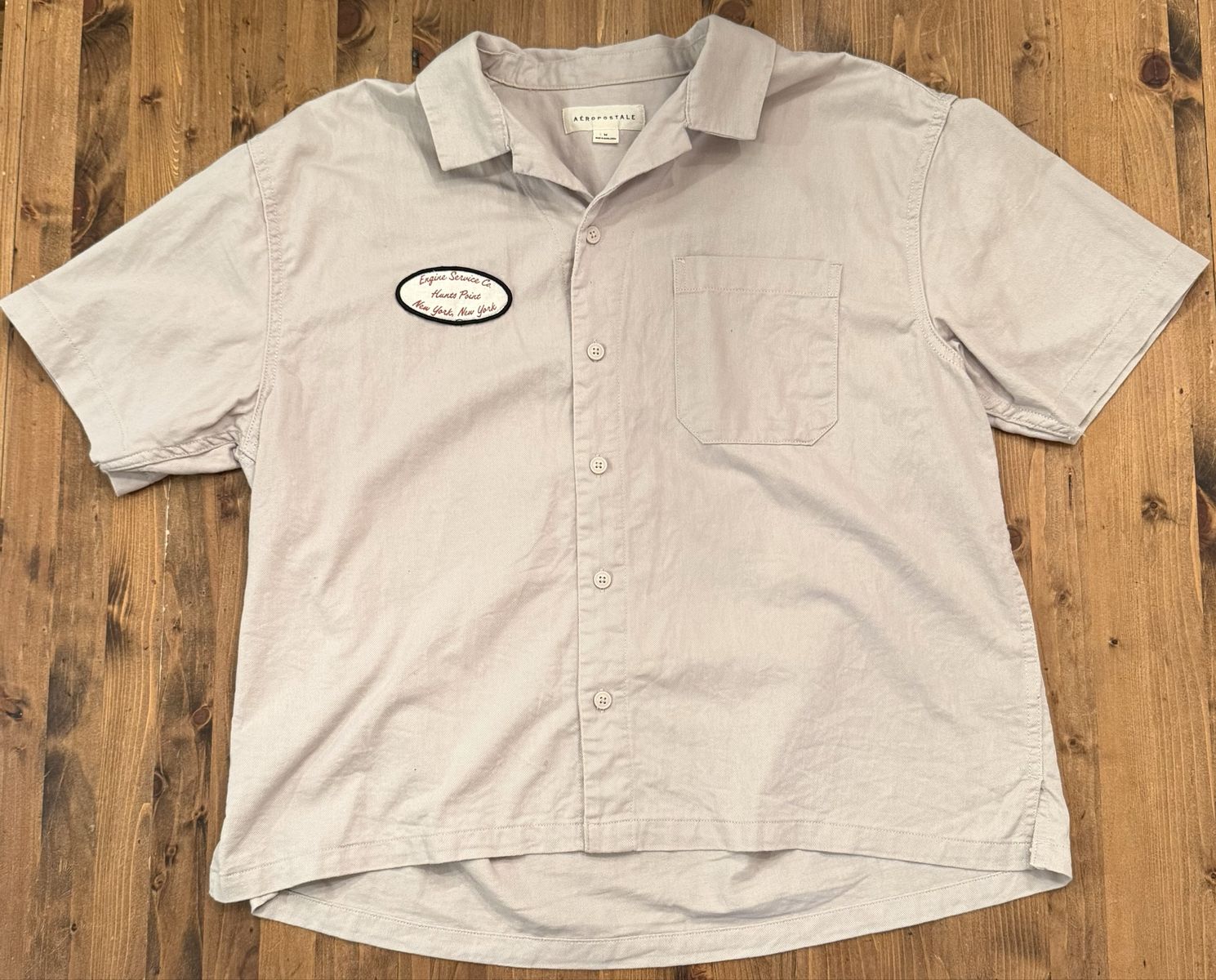 Like New Aeropostale Men's Engine Service Co. Hunts Point Short Sleeve Button-Up Shirt Size M