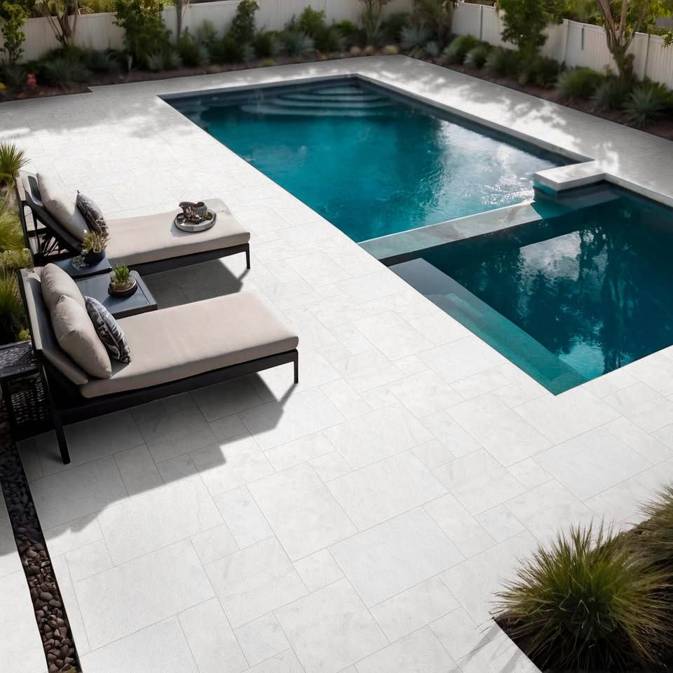 Coping de Mármol Blanco Bullnose 12" x 12" x 1.25" – $16.11 por pieza