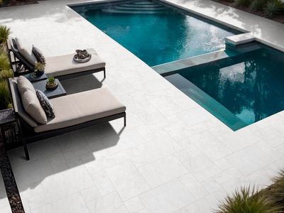 Coping de Mármol Blanco Bullnose 12" x 12" x 1.25" – $16.11 por pieza