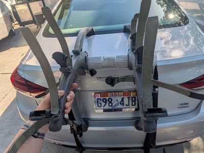 Saris Bones 3-Bike Trunk Mount Rack - Gray