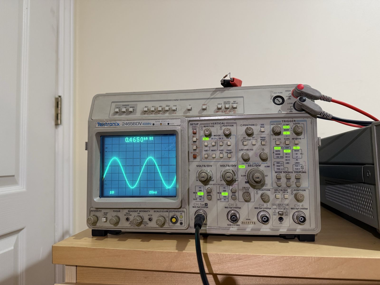 Tektronix 2465BDV 400MHz 4 channel oscilloscope