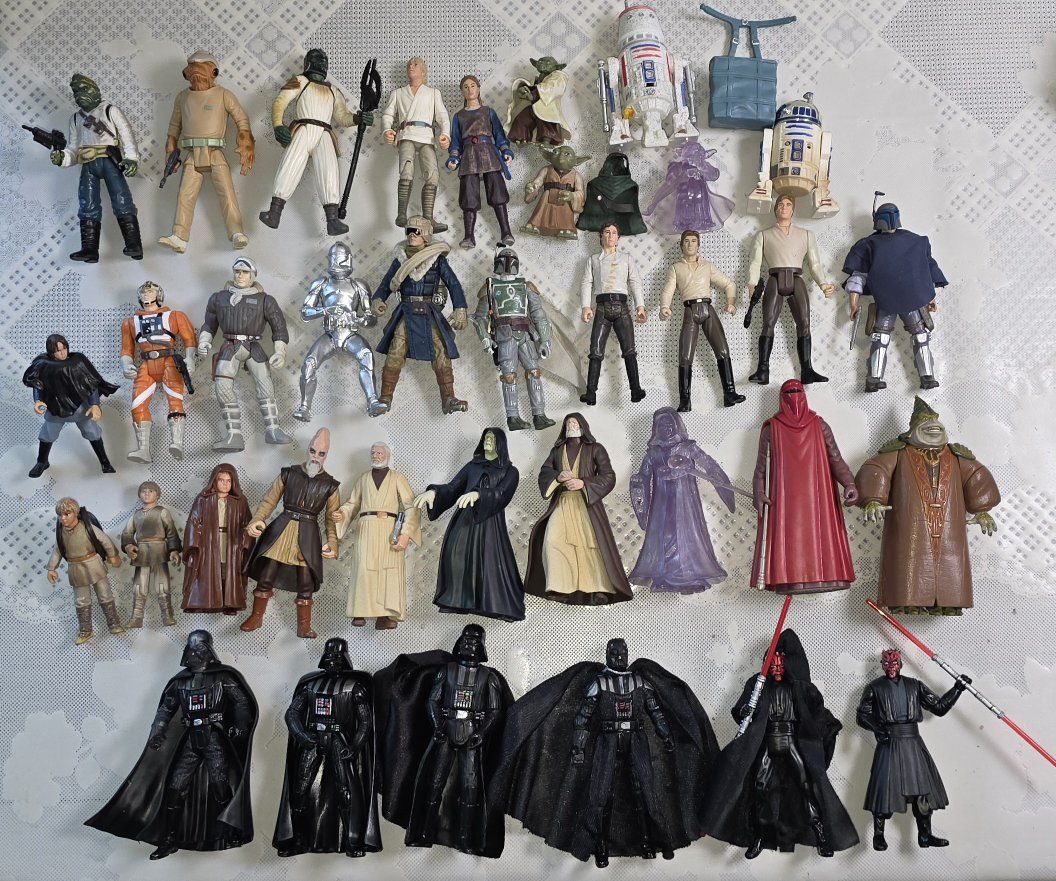 Star Wars Action Figures (38)- Darth Vader, Yoda, Boba Fett & More.
Read all description.