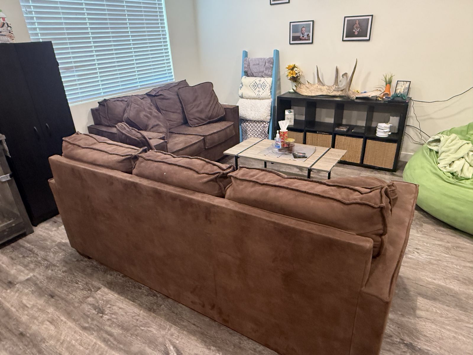 Couch set