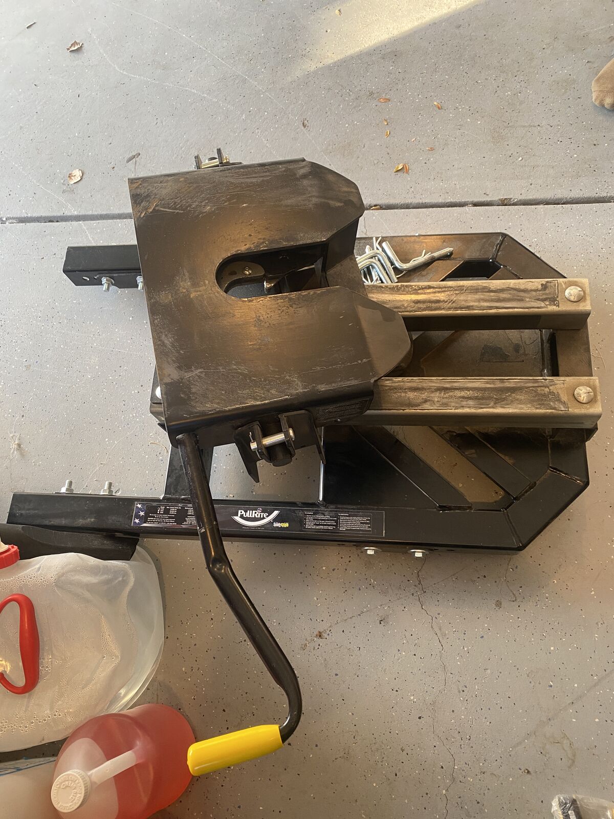 Pullrite 2700 Auto Sliding Fifth Wheel Hitch