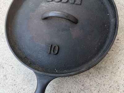 Lodge #10 Cast Iron Skillet with Matching Raised Logo Lid