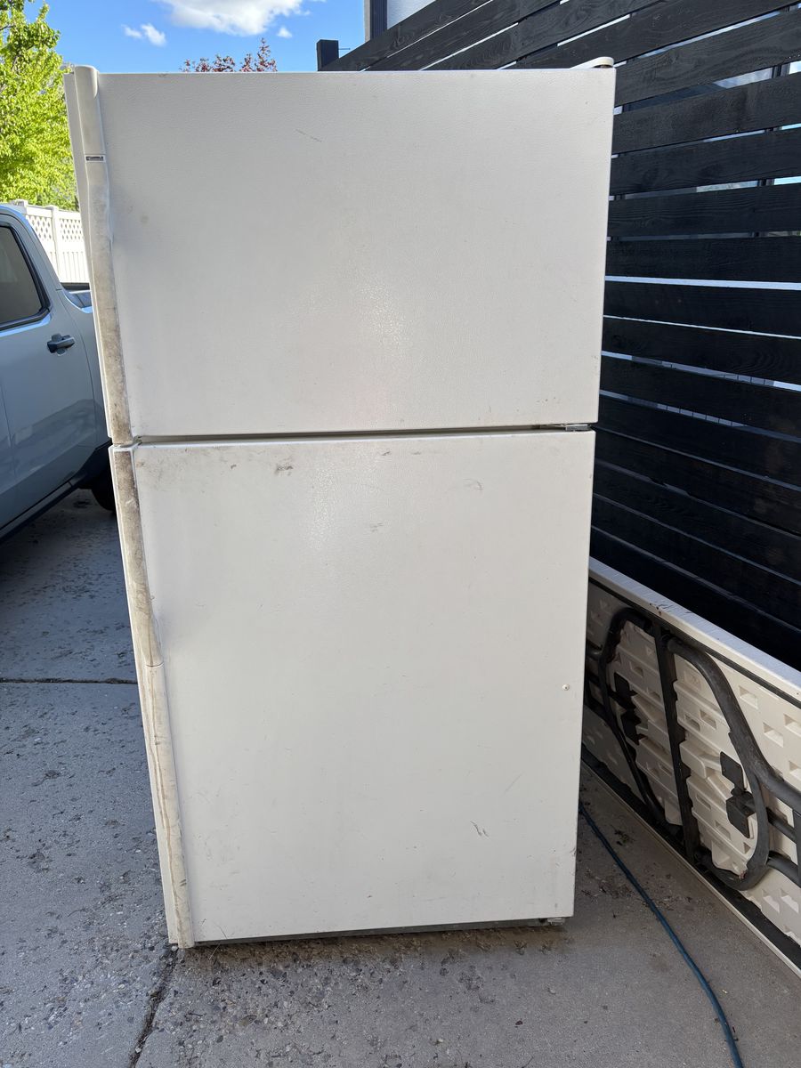 refrigerator / freezer