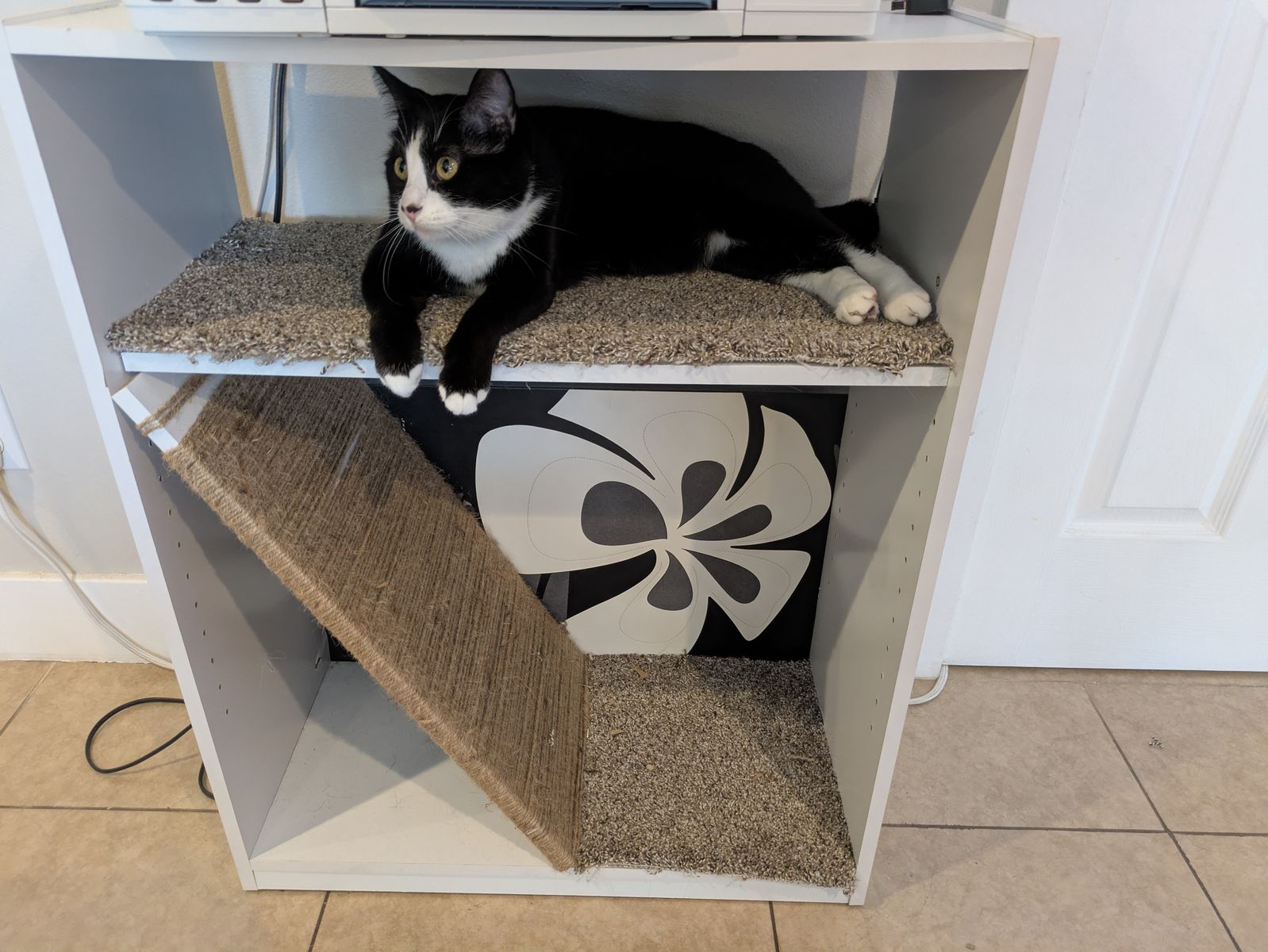 Homemade cat tree house
