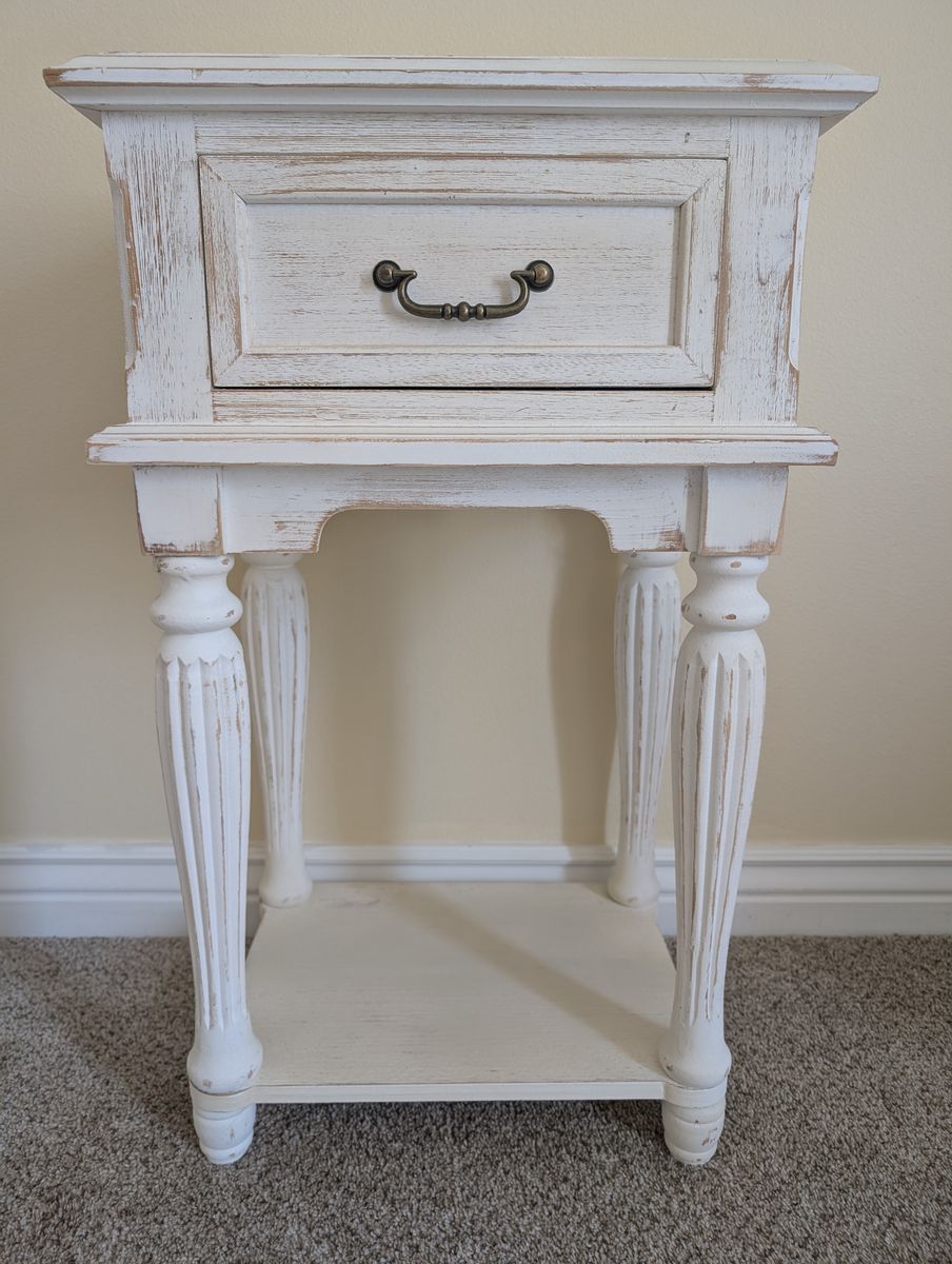 Distressed Antique White Accent Table - Excellent Condition, Like New