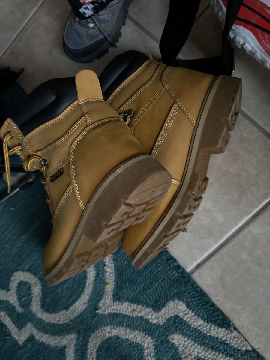 Brahma work boots in good condition.