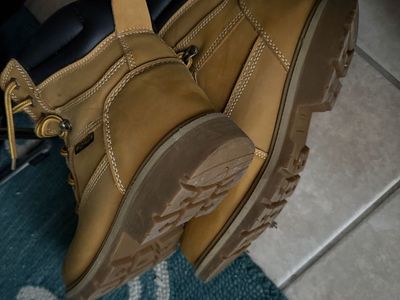 Brahma work boots in good condition.