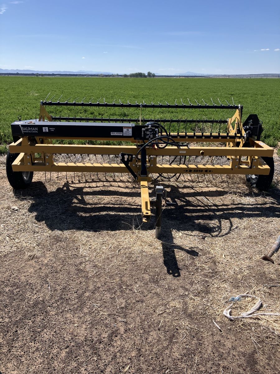 2023 bauman hay fluffer