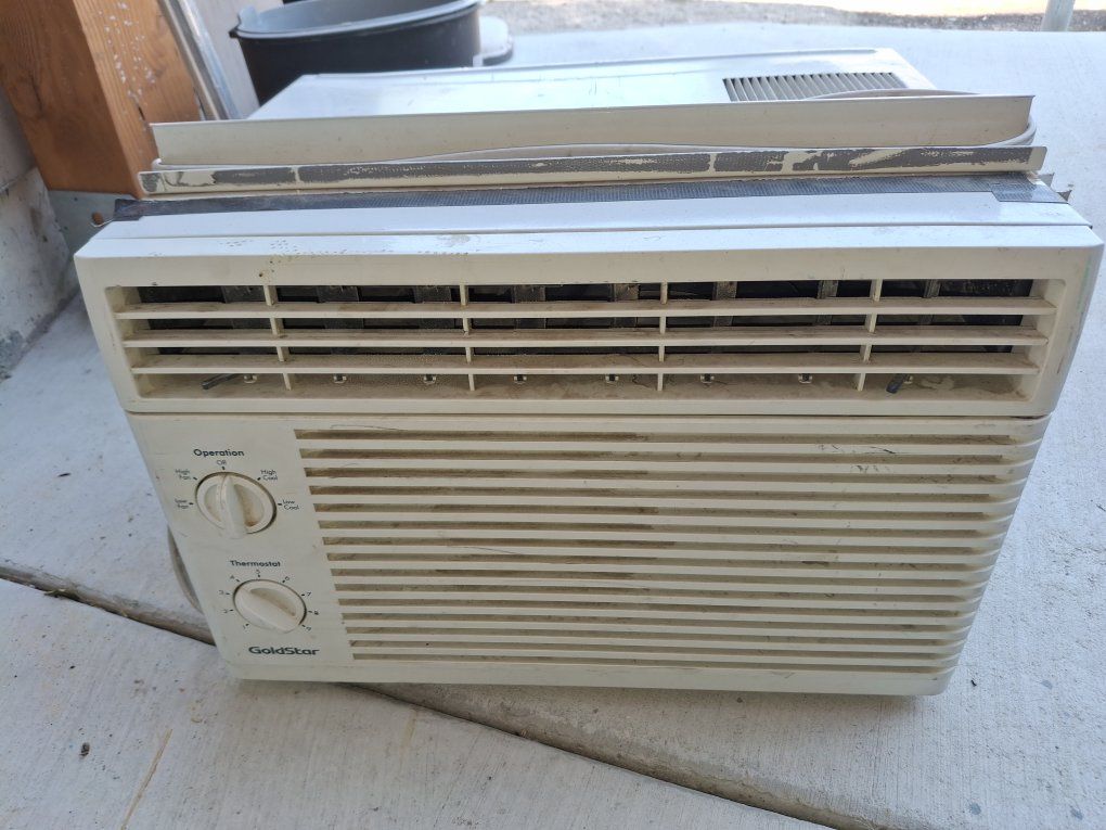 Goldstar Window AC Unit