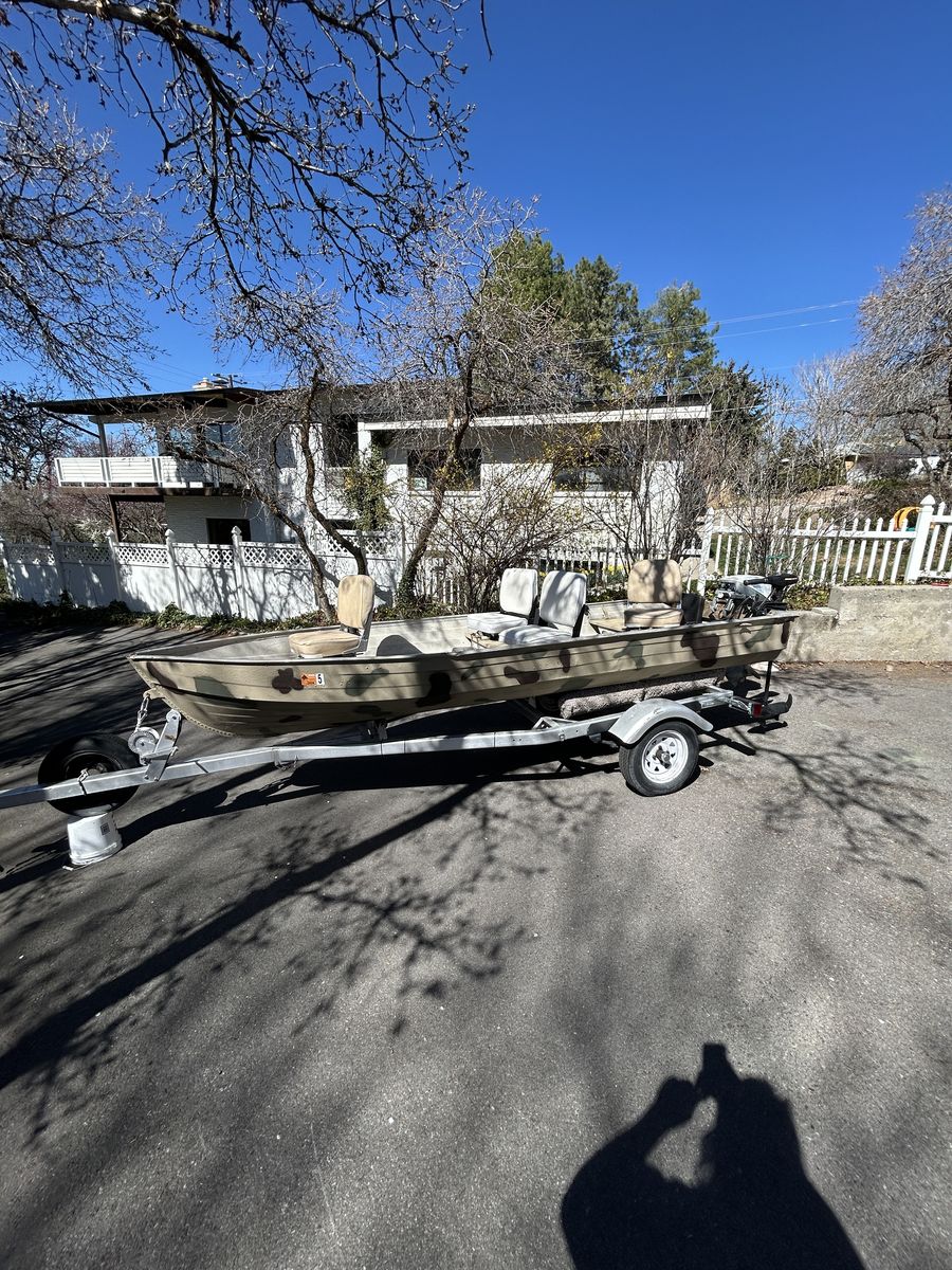 Fishing/hunting Boat And Motor
