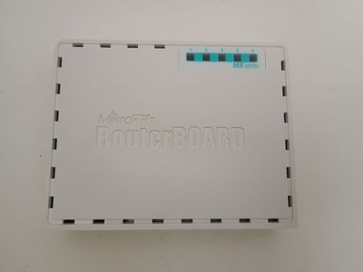 MikroTik RouterBOARD hEX Series Router with cables