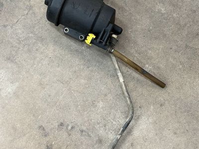 2012 Cummins fuel filter housing