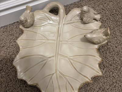 Georgeous Like New Ceramic Shallow Bird/Leaf Bowl