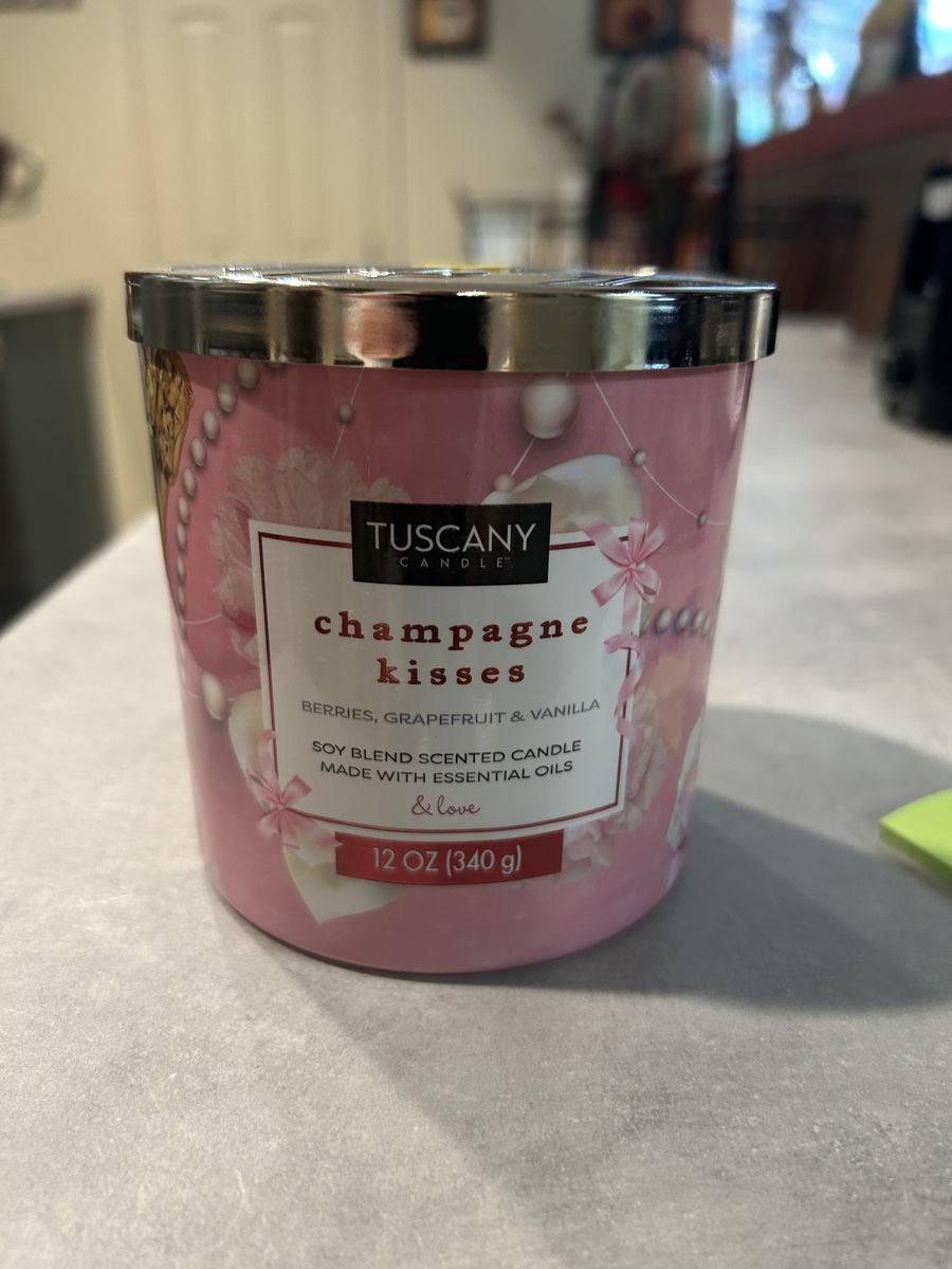 NEW Tuscany Champagne kisses Soy 3 wick candle