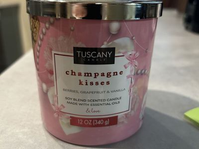 NEW Tuscany Champagne kisses Soy 3 wick candle