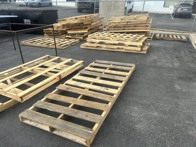 FREE WOOD PALLETS