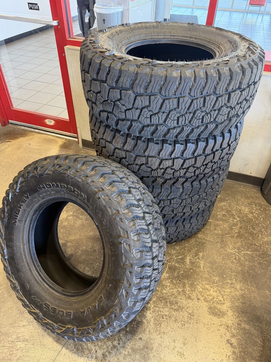 5 Mickey Thompson Baja Boss AT 315/70/17 (35s)