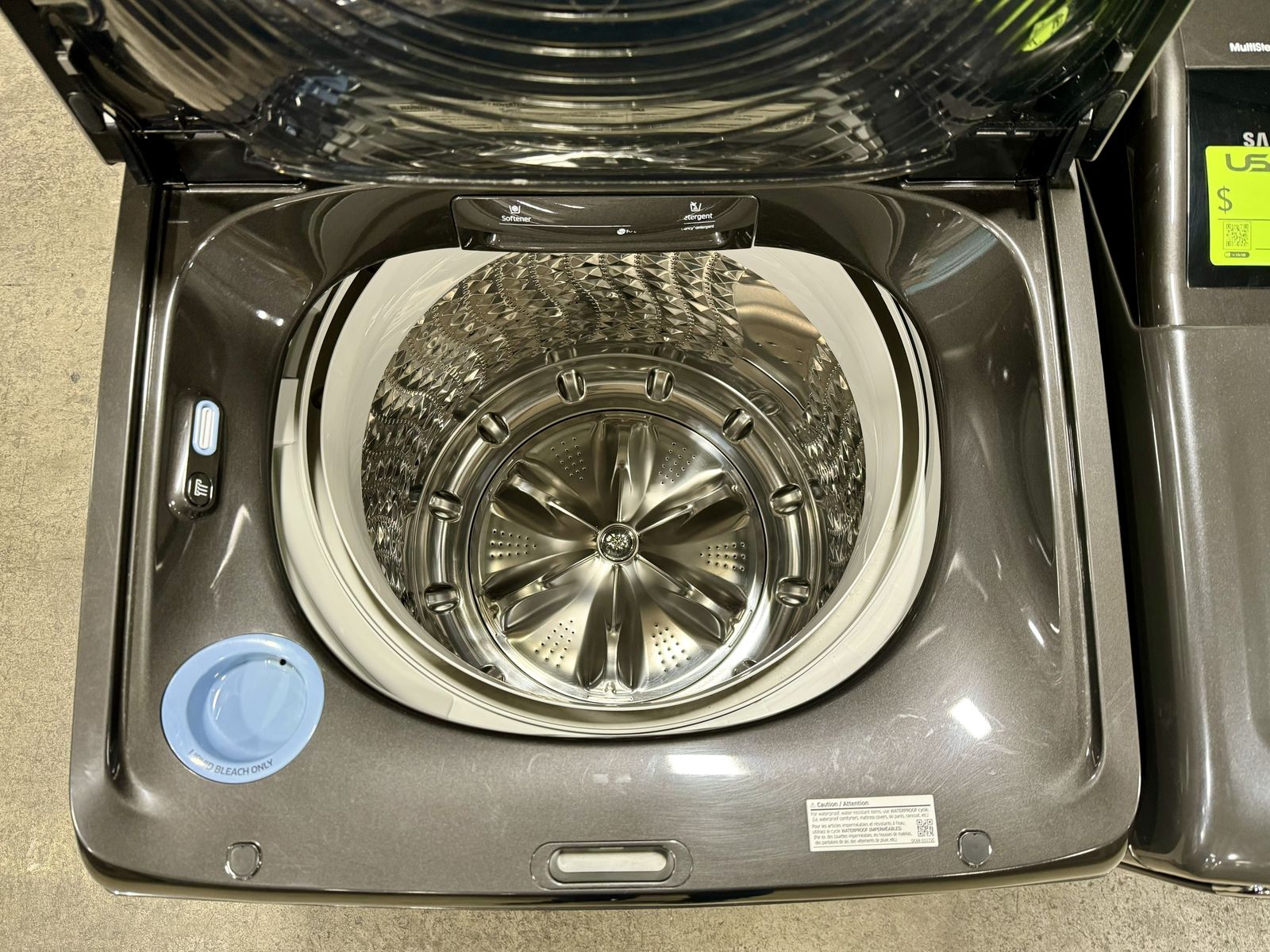 Main image 3