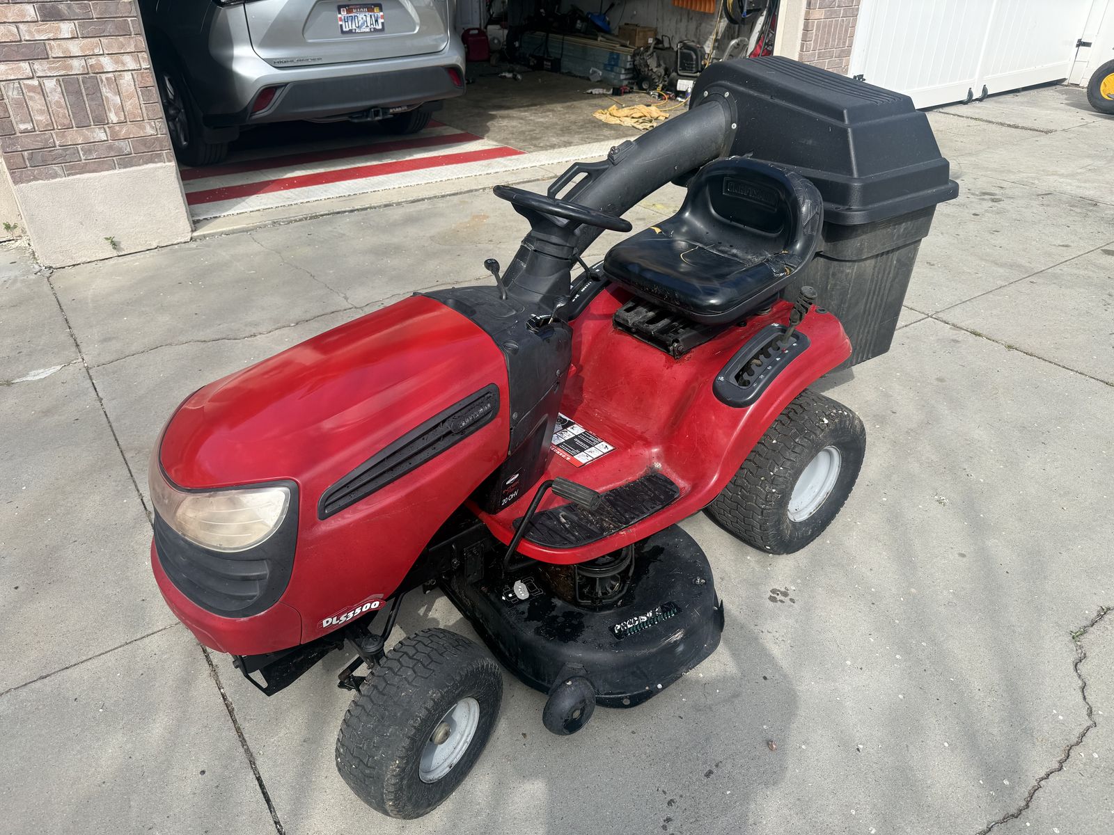 Craftsman DLS 3500 Riding Mower W/bagger